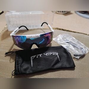 Pit Viper Polarized Glasses W/Accessories